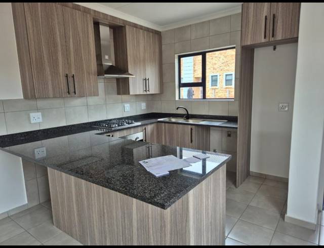 2 BEDROOM TOWNHOUSE FOR SALE IN BRACKENDOWNS